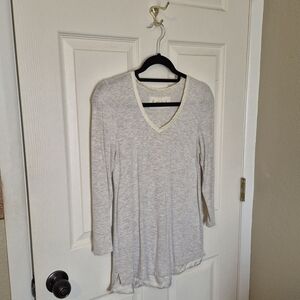 Pure + Good Women's Gray V-Neck Top